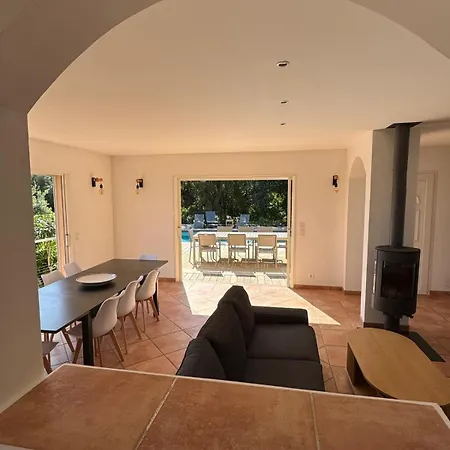 Vue Mer, Spacieuse, Piscine Privee 别墅