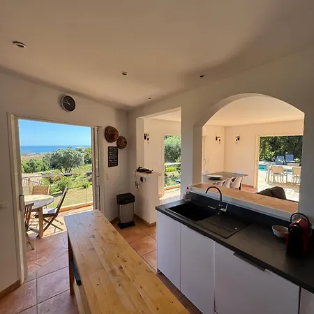 Villa Vue Mer, Spacieuse, Piscine Privee Sari-Solenzara