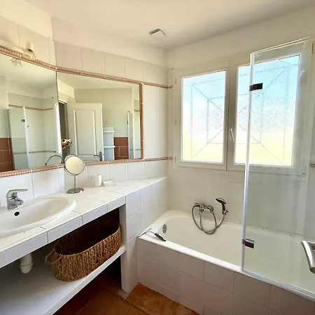 Villa Vue Mer, Spacieuse, Piscine Privee