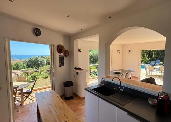 Villa Vue Mer, Spacieuse, Piscine Privée Sari-Solenzara