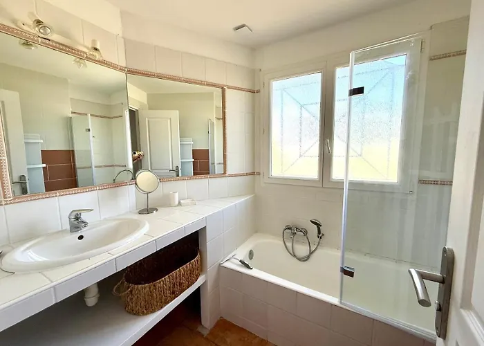 וילה Vue Mer, Spacieuse, Piscine Privee